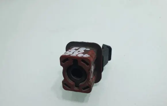 Radiator mount bracket
