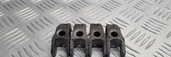 Skoda Octavia Mk1 (1U) Fuel Injector clamp holder 