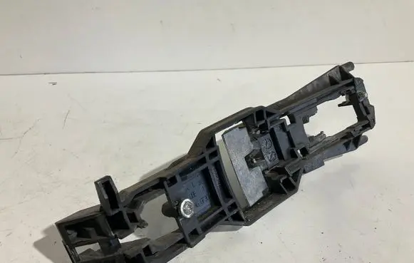 Mercedes-Benz E W211 Front door coupe exterior handle/bracket 