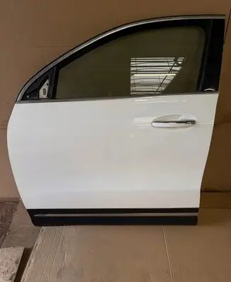 Mercedes-Benz GLA H247 Front door