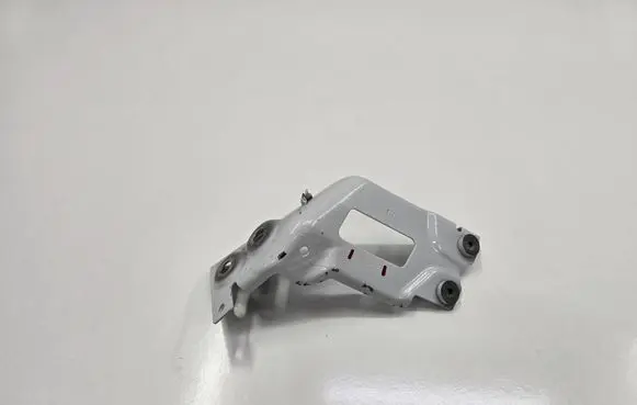 BMW X5 G05 Fender mounting bracket 7472596