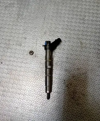 Mercedes-Benz A W177 Fuel injector 0445117048