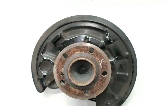 Rear wheel hub