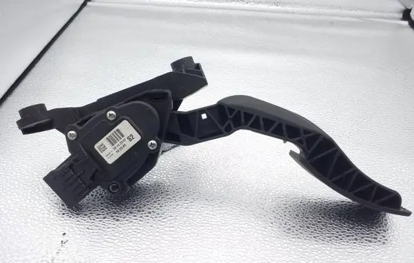 KIA Rio Accelerator throttle pedal 327001RXXX 28122012