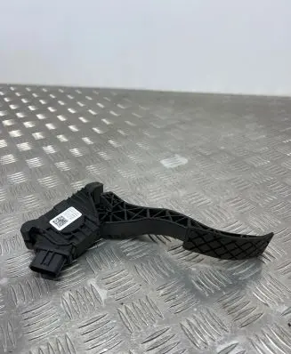 Seat Leon (5F) Accelerator throttle pedal 5Q1721503F 6PV01062100