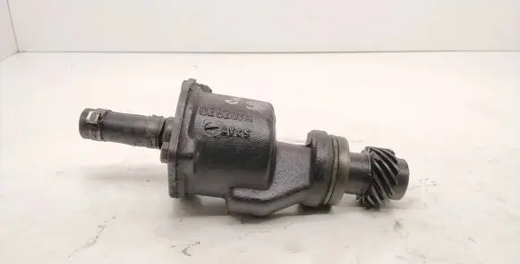 Volkswagen Golf III Vacuum pump 028207A