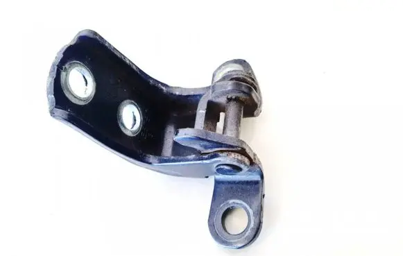 Honda CR-V Rear door lower hinge