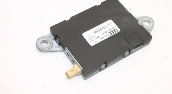 Audi TT TTS Mk2 Aerial antenna amplifier 8J8035225M