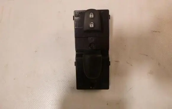 Nissan Micra K14 Quarter vent window switch 