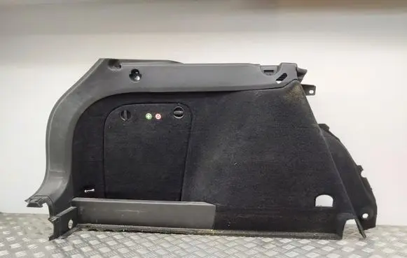 Trunk/boot side trim panel