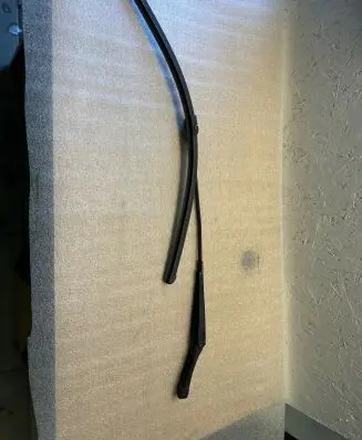 Volkswagen Golf Plus Front wiper blade arm 5M0955410A