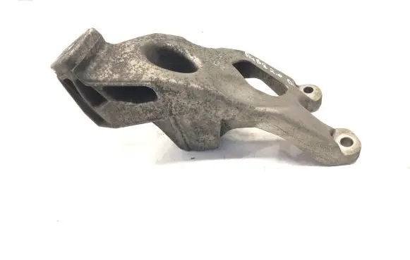 Audi A4 S4 B8 8K Engine mounting bracket 8K0199307