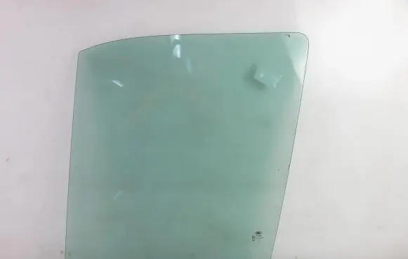 Ford Connect Front door window glass four-door