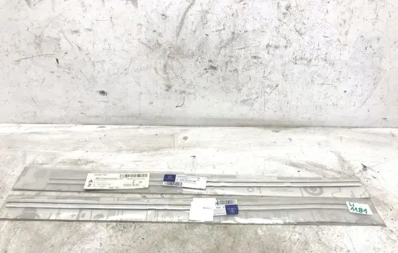 Mercedes-Benz C W203 Rubber seal loading door window/glass 