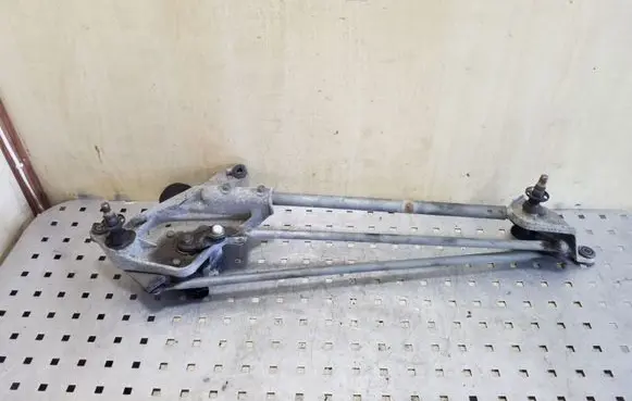 Honda CR-V Front wiper linkage 