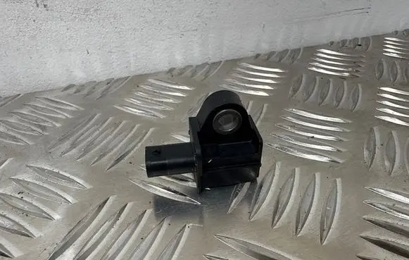 Audi A3 S3 8V Airbag deployment crash/impact sensor 5Q0959651B