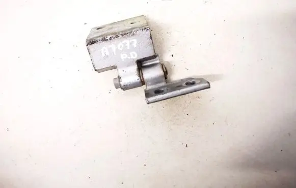 Peugeot 406 Front door upper hinge