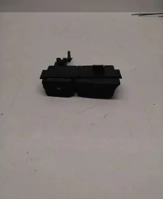 Opel Astra J ESP (stability program) switch 13288072 28246571 111061582