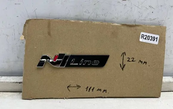 Hyundai i30 Manufacturers badge/model letters 