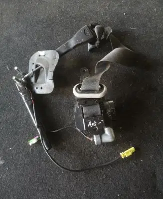 Opel Antara Front seatbelt 95473470