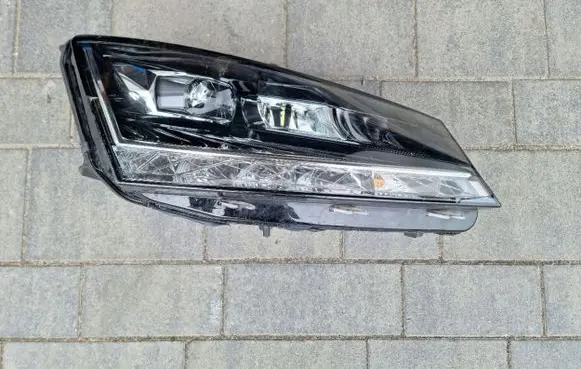 Skoda Fabia Mk3 (NJ) Headlight/headlamp