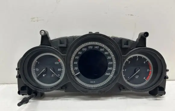 Mercedes-Benz C W204 Speedometer (instrument cluster) A2049004509