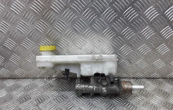 Master brake cylinder