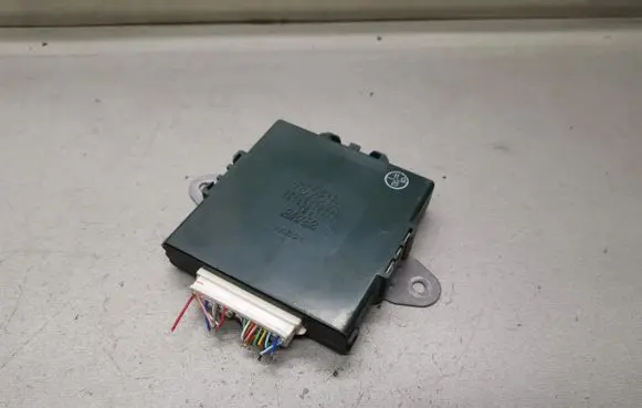Lexus IS 220D-250-350 Parking PDC control unit/module 8967053040 1012380111