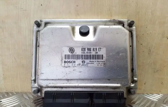 Ford Galaxy Engine control unit/module 038906019ET 0281010630