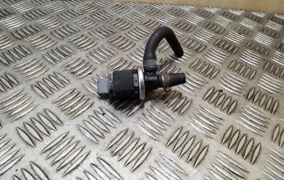 Audi A6 S6 C4 4A Vacuum valve 72179803