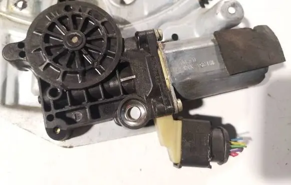 Volvo S60 Front door window regulator motor 101354xxx 101354-xxx