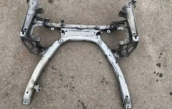 BMW 5 E60 E61 Front subframe 6759461