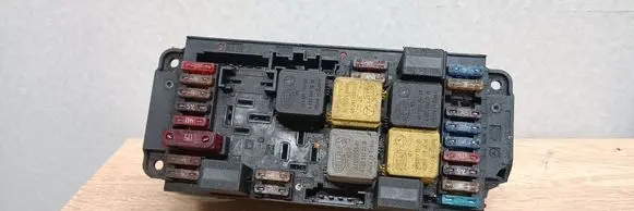 Mercedes-Benz C W203 Fuse module 2095450001 5DK00848510