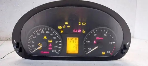 Mercedes-Benz Vito Viano W639 Speedometer (instrument cluster) A6399001100 6399005501