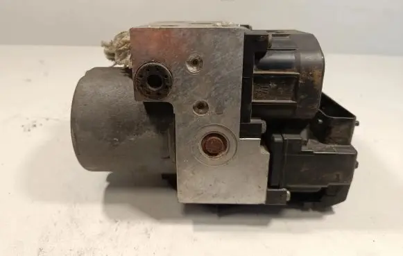 KIA Sorento ABS Pump 589103E310