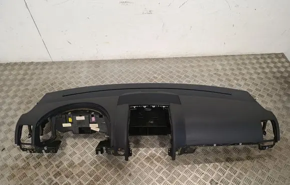 Volkswagen Touareg I Dashboard 7L6857076