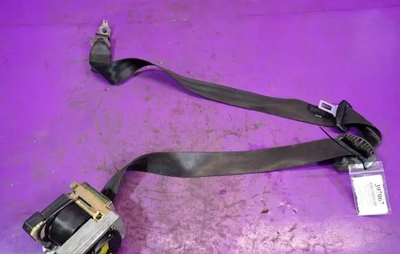 Skoda Fabia Mk1 (6Y) Front seatbelt
