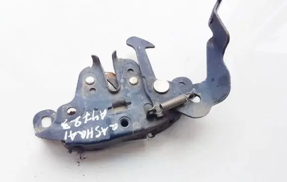 Nissan Qashqai+2 Engine bonnet/hood lock/catch