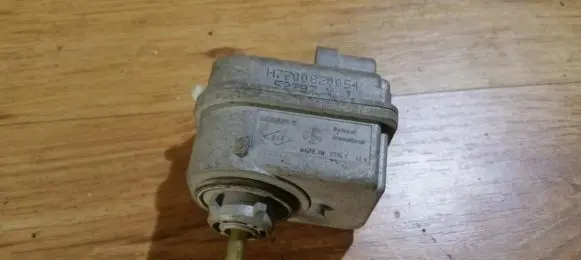 Renault Laguna I Headlight level adjustment motor 7700820054