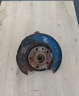 Volkswagen Touareg I Rear wheel hub 7L6505436
