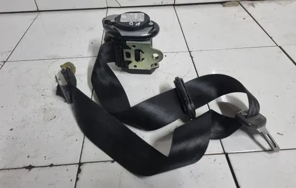 Skoda Octavia Mk2 (1Z) Front seatbelt 1Z0857702A 602035600 008R000