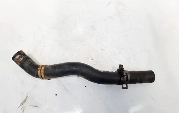 Engine coolant pipe/hose