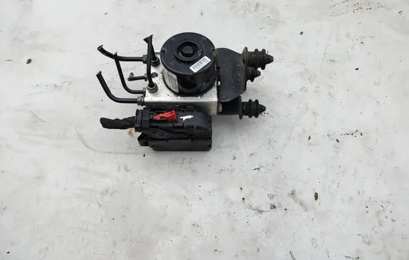 Volkswagen Golf V ABS Pump 1K0614117AE