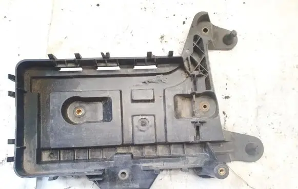 Battery box tray