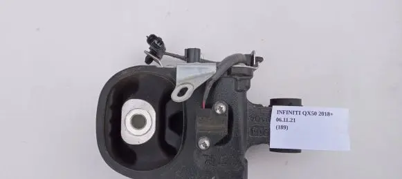 Infiniti QX50 (J55) Engine mounting bracket