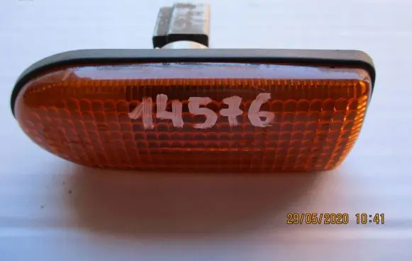 Nissan Primera Front fender indicator light 2616090J00