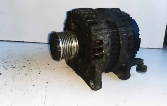 Volkswagen Golf V Generator/alternator 031903023