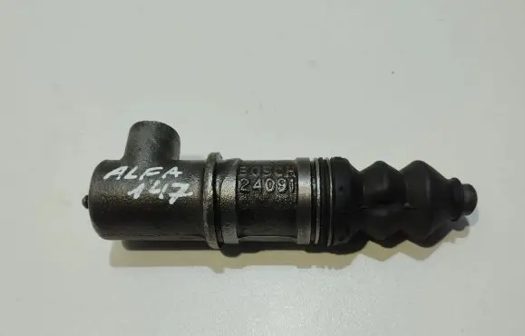 Clutch slave cylinder