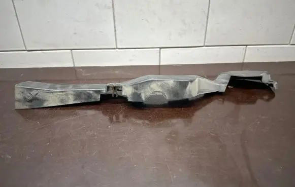 Citroen C4 II Engine bonnet/hood lock trim molding 9682146680
