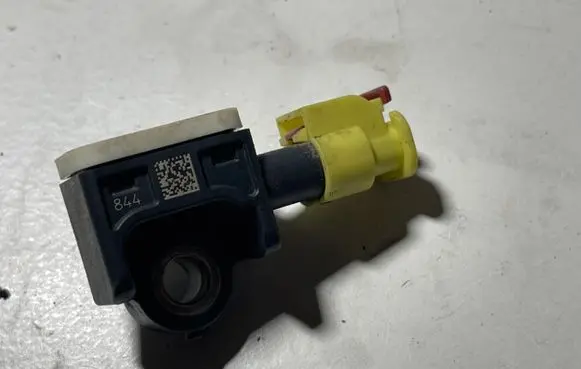 Volkswagen e-Up Airbag deployment crash/impact sensor 7P0959651